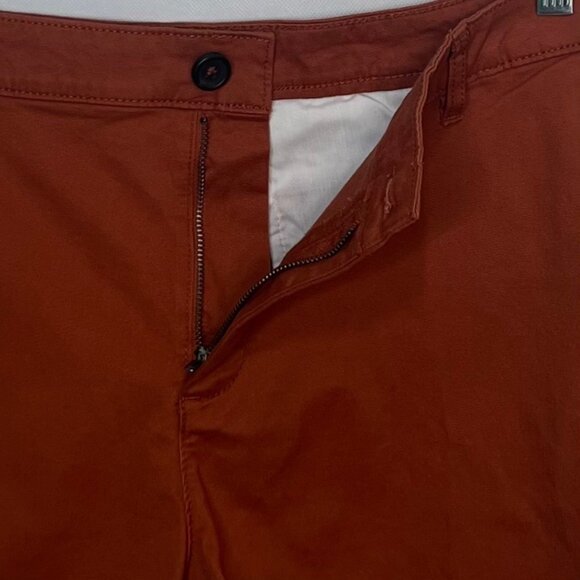 Amazon Essentials Shorts Womens Size 14 Brick Red New - Picture 5 of 8